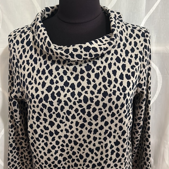 Ann Taylor, Tan & Black Animal Print, Mock Turtleneck, 3/4 Sleeve Top, Medium - Picture 2 of 8